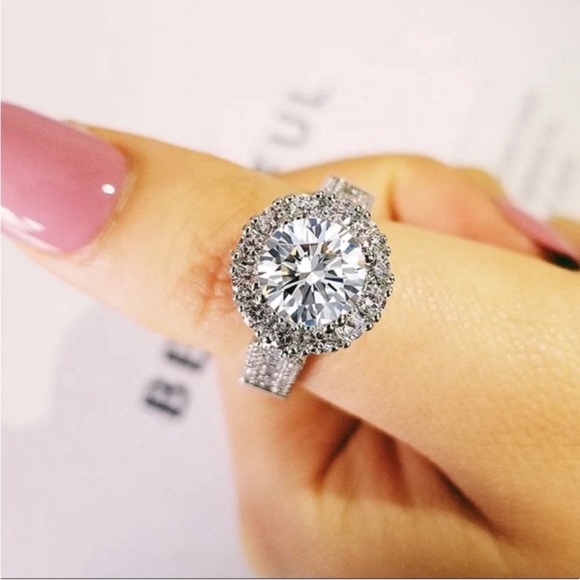 925 Sterling Silver Round Diamond Engagement Ring - Picture 2 of 6